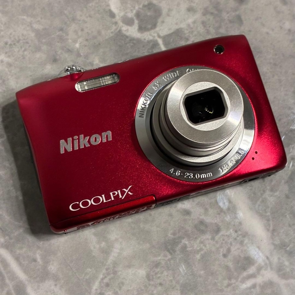 Nikon Coolpix S2900 Red Compact Digital Camera Excellent Condition