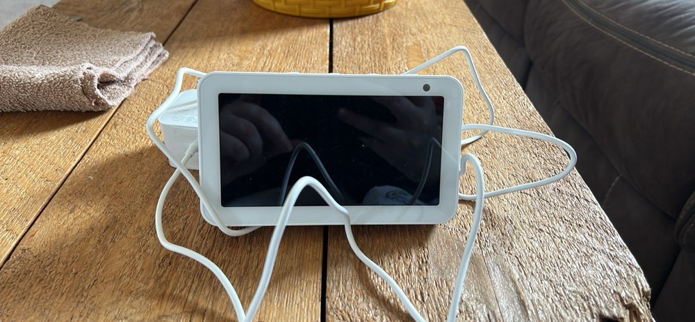 Amazon Echo Show 5 Wireless Smart Display Alexa White with Power Cable