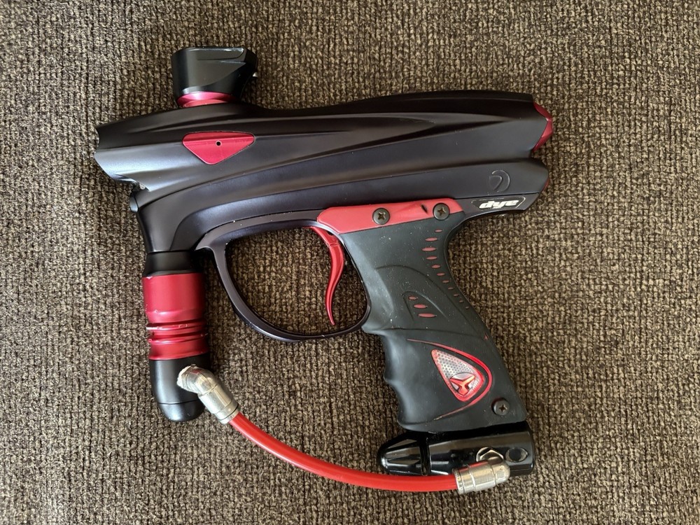 Dye DM6 Paintball marker