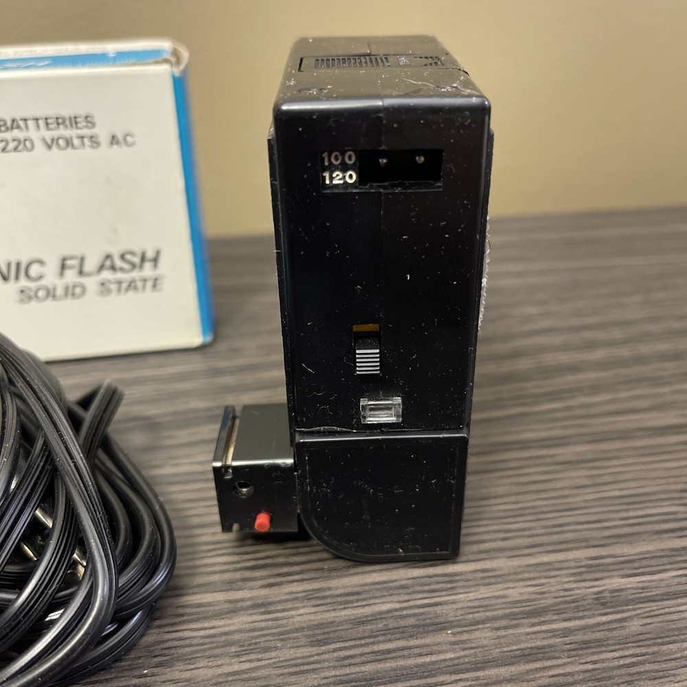 Vintage Acme-Lite Electronic Flash Solid State Model 228A Free Shipping