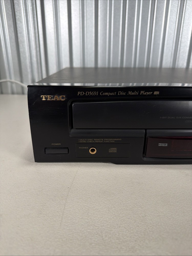 TEAC PD-D5691 5-Disc Compact Disc Multiplayer - Works!