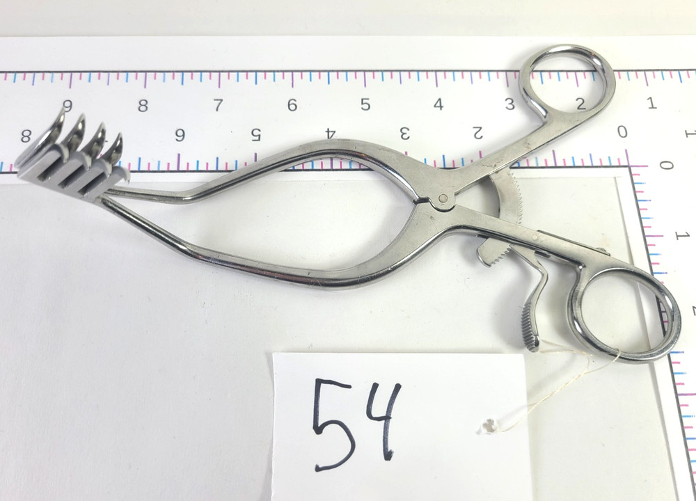 B70 Weitlaner Retractor Self-Retaining, 4X4, Sharp Point