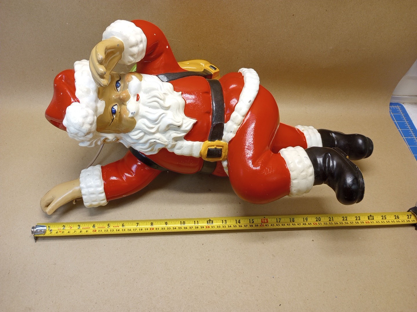 1997 Barthelmess Inc - Climbing Santa Claus Resin Indoor Outdoor