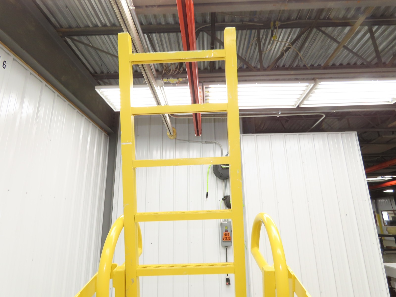 Industrial Mezzanine OSHA Ladder 7' Floor Height Cage Safety Steel Railing
