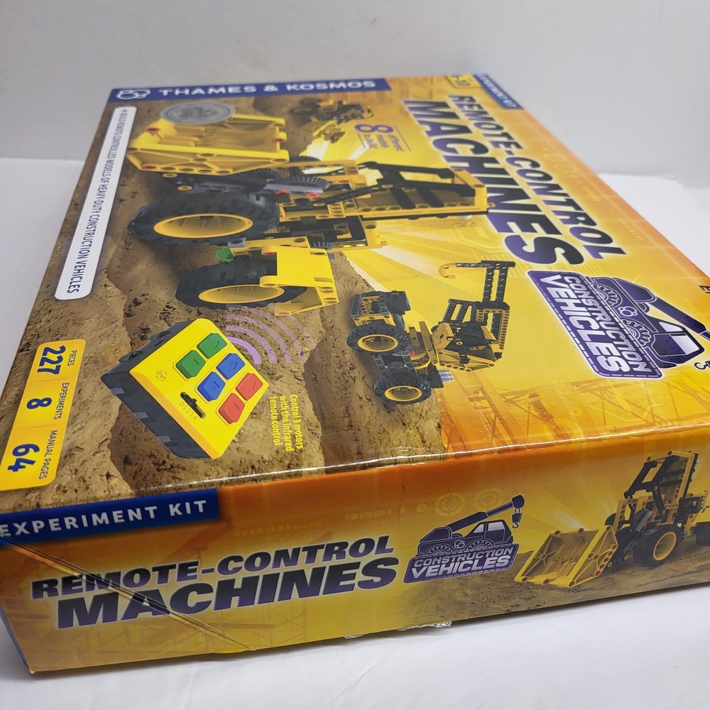 Thames & Kosmos Remote Control Construction Vehicles – 8 Models, 227 Pieces