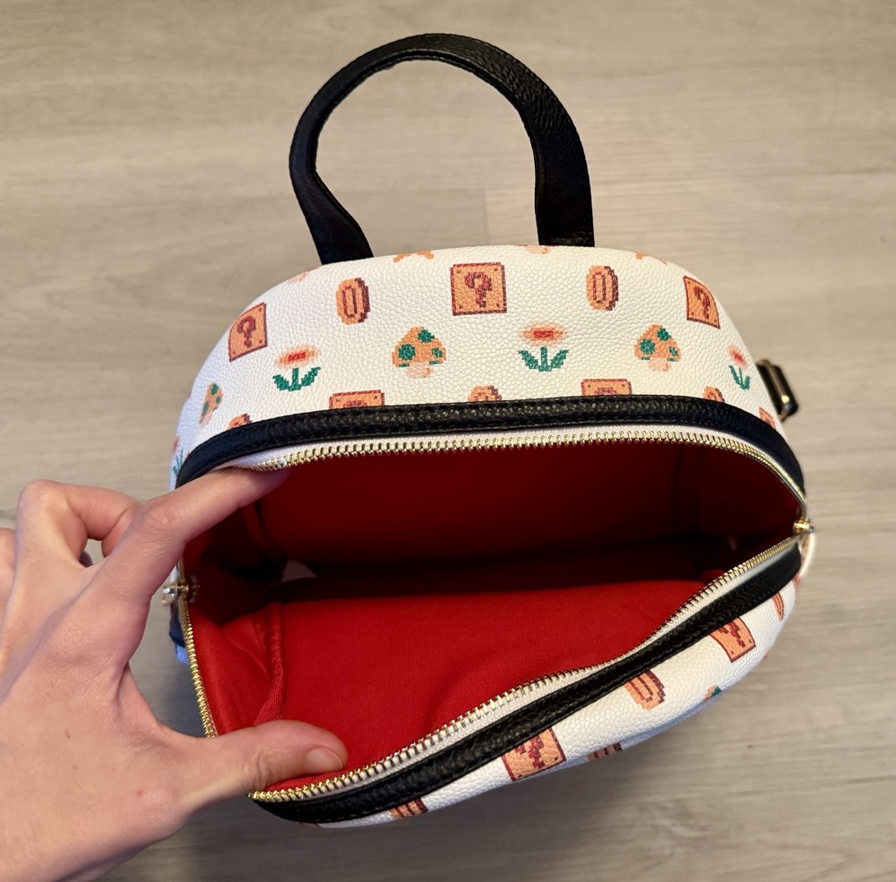 NWT Universal Studios Super Nintendo World 8-Bit Super Mario Mini Backpack