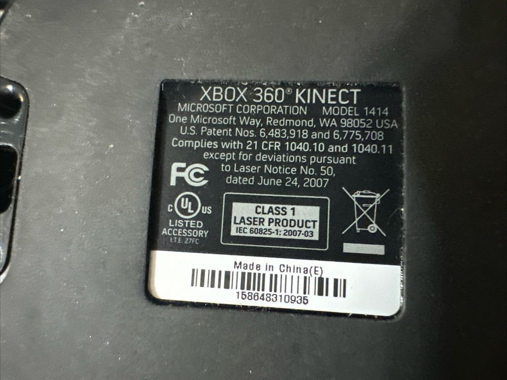 Microsoft 1414 Xbox 360 Kinect Sensor Bar w/ 2 Games!