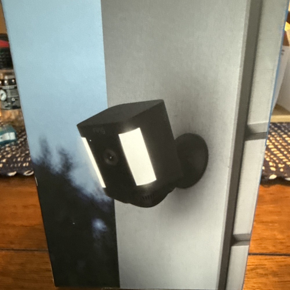 Ring Spotlight Cam Plus, Battery - Black