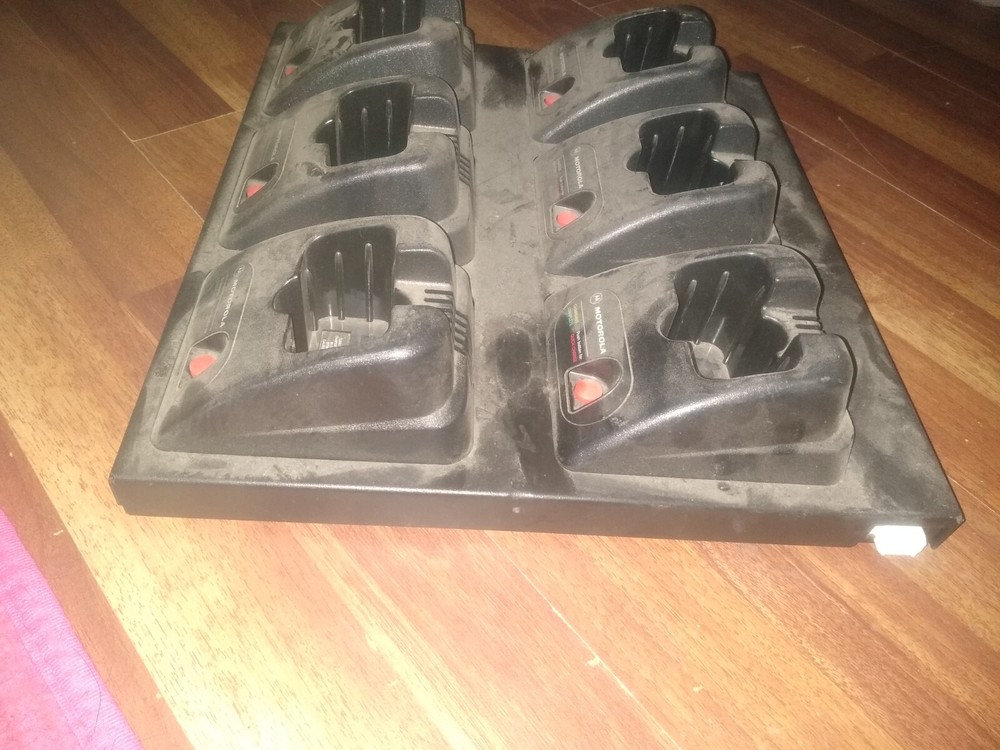 Motorola Model HTN9067B Multi-Unit Rapid Charging Dock