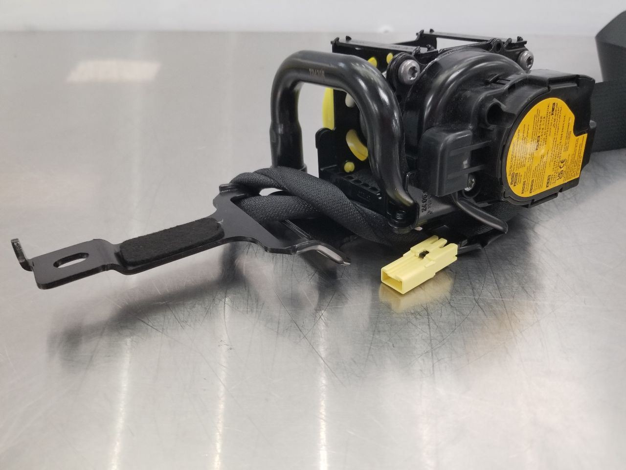 25 2025 KIA K4 GT-LINE FRONT BUCKET SEAT BELT RETRACTOR BLACK RIGHT PASSENGER