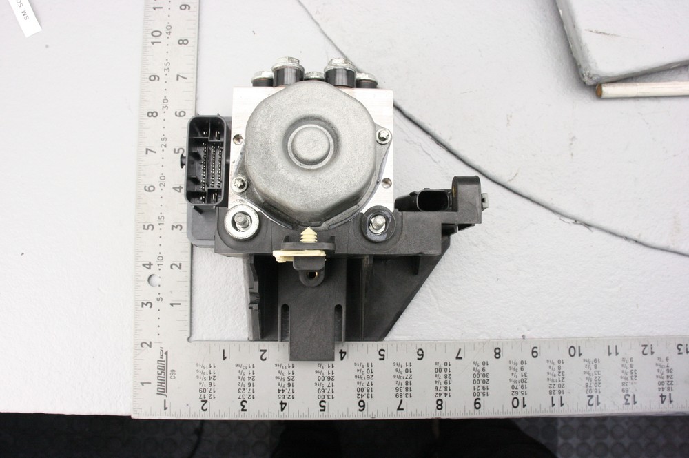 2017 Harley Road King ABS Pump Controller Module Unit 41100061B