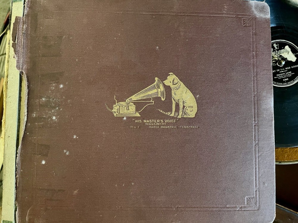 Victor Upright Victrola “Talking Machine Co.”