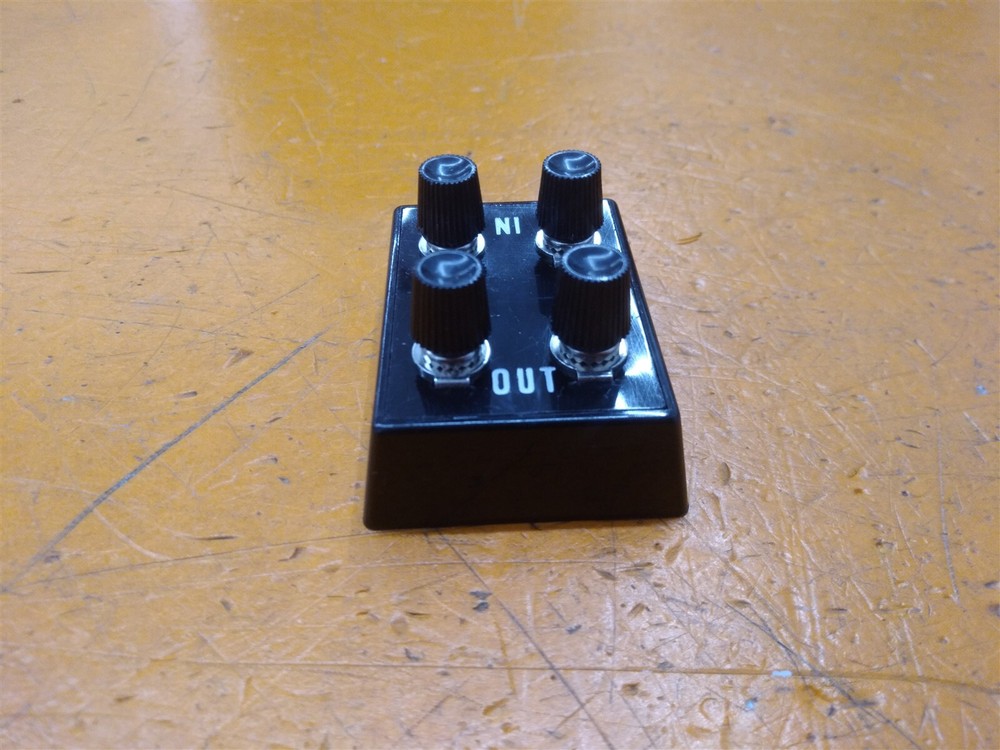 ⭐️⭐️⭐️⭐️⭐️ Terminal Box In/Out w Screw Knobs VJH0091