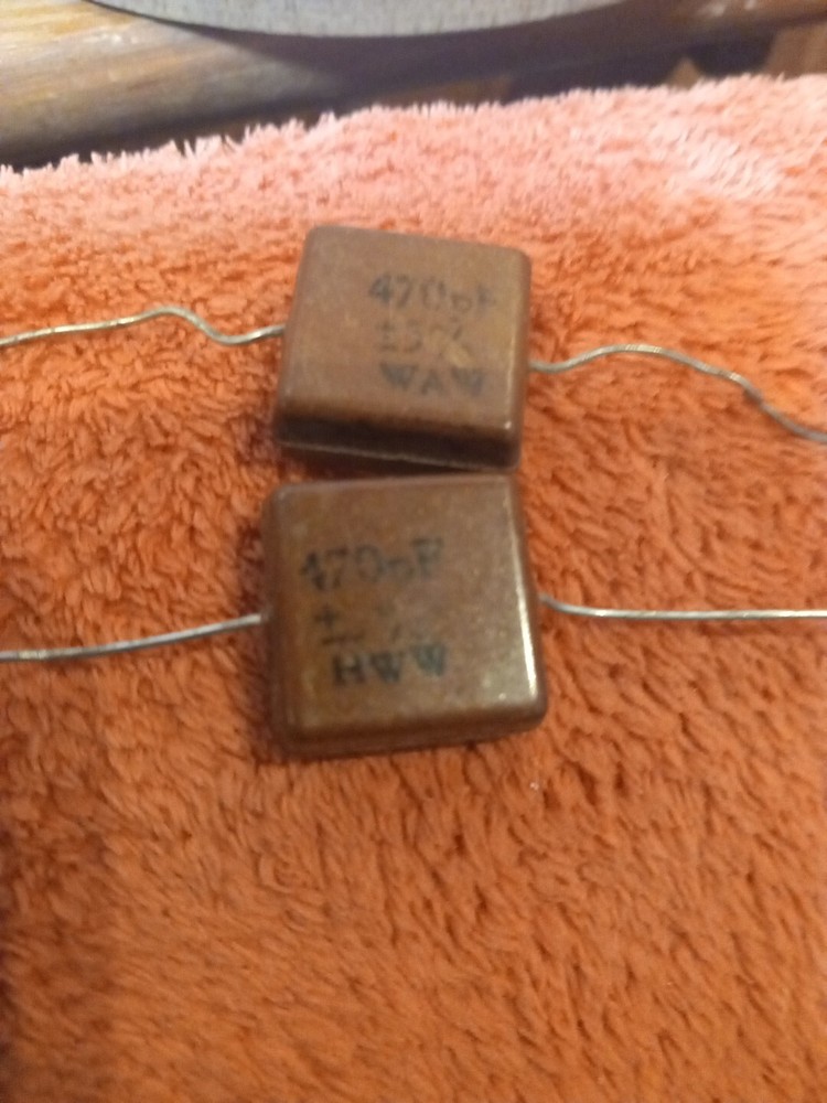 2x Hunts SILVER PLATE  470PF 5%  2X NEW OLD STOCK