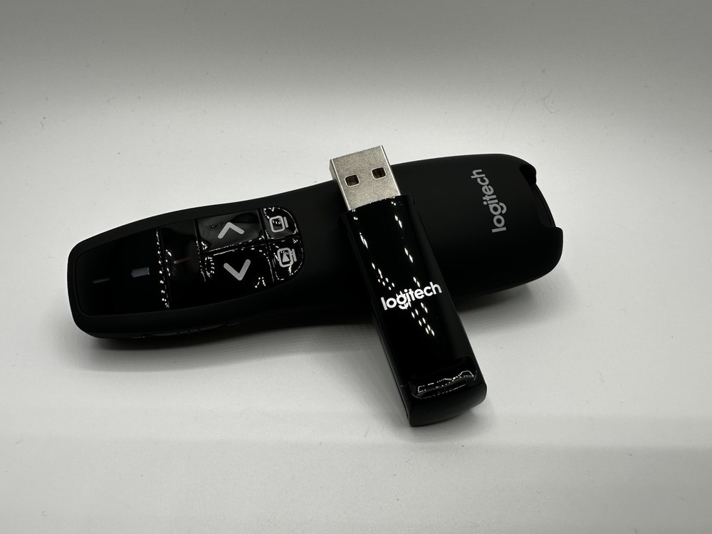 Logitech R400 Laser Presentation Remote - Black