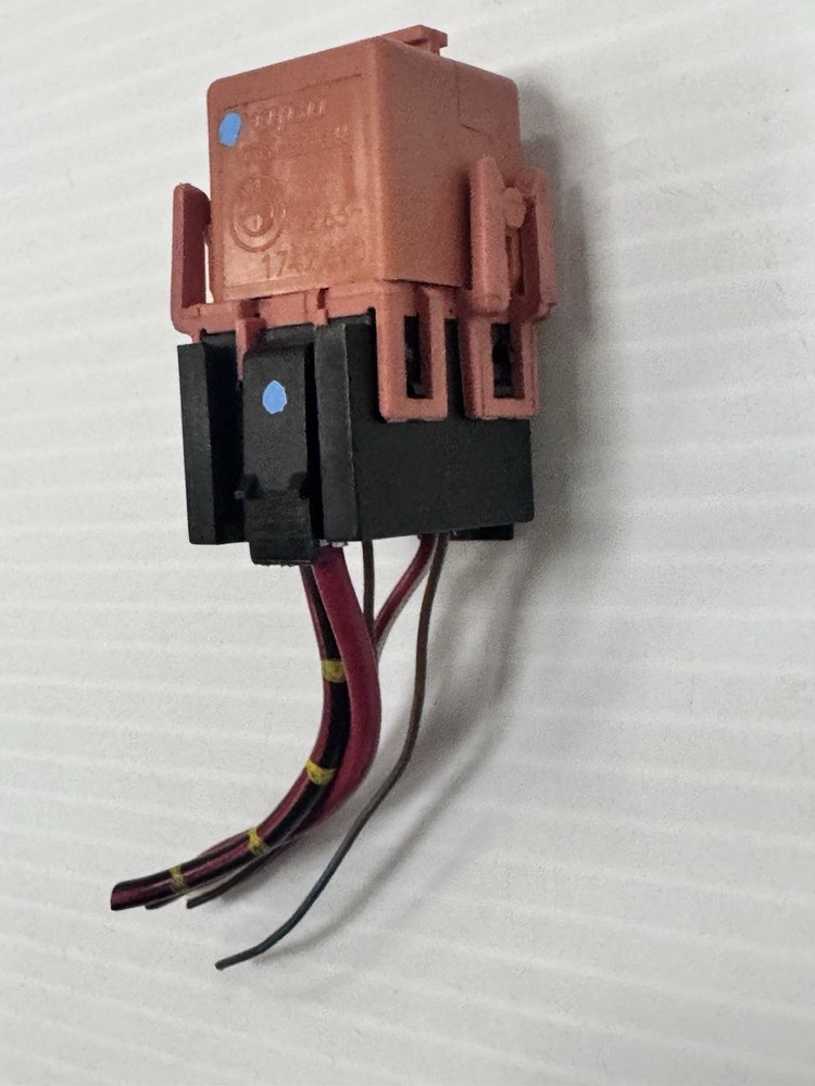 🚘 BMW E46 E81 E90 E60 E65 F01 SALMON RED MULTI PURPOSE RELAY UNIT 12631742690
