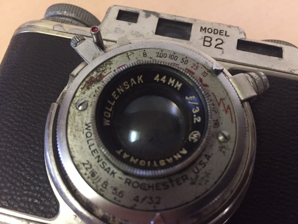 BOLSEY RANGEFINDER CAMERA MODEL 2 w/LEATHER CASE & STRAP FOR DISPLAY ONLY