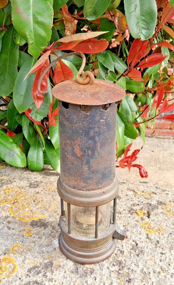33CM VINTAGE MINER'S LAMP with HOOK ADJUSTABLE FLAME ~ TRACKED POST