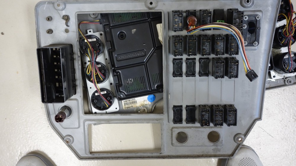 Mack CHU SWITCH PANEL Dash Panel - 84MT5101M3