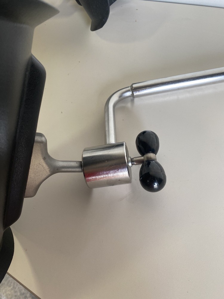 Surgical Knee Crutches