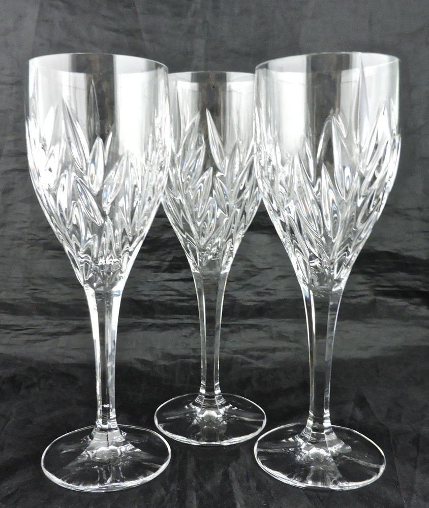CRYSTAL OR GLASS WINE STEM 8 1/2" TALL STEMWARE LEAF PATTERN BARWARE