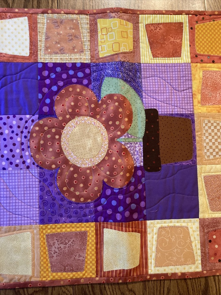 Handcrafted Handmade Machine Quilted Table Runner Wall Hanging Excellent!