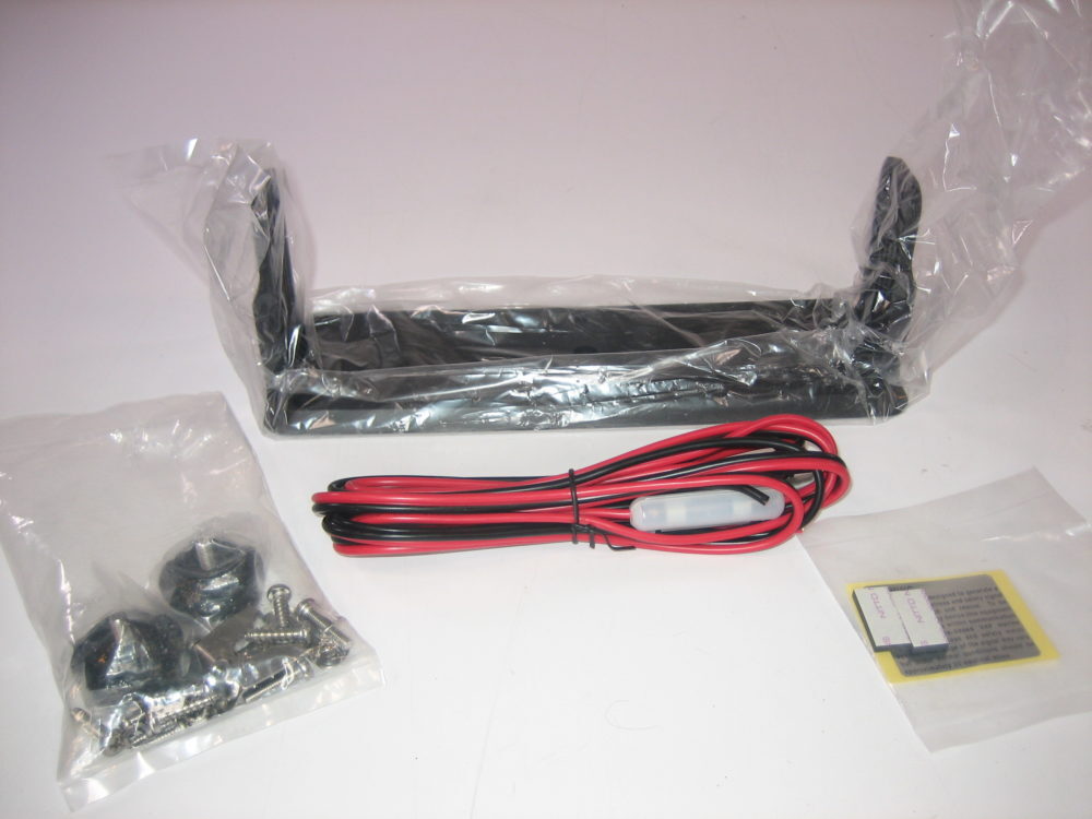 Icom IC-M605 VHF *NEW* Mounting Mount Bracket Knobs Mic Clip Power Cable Hard...