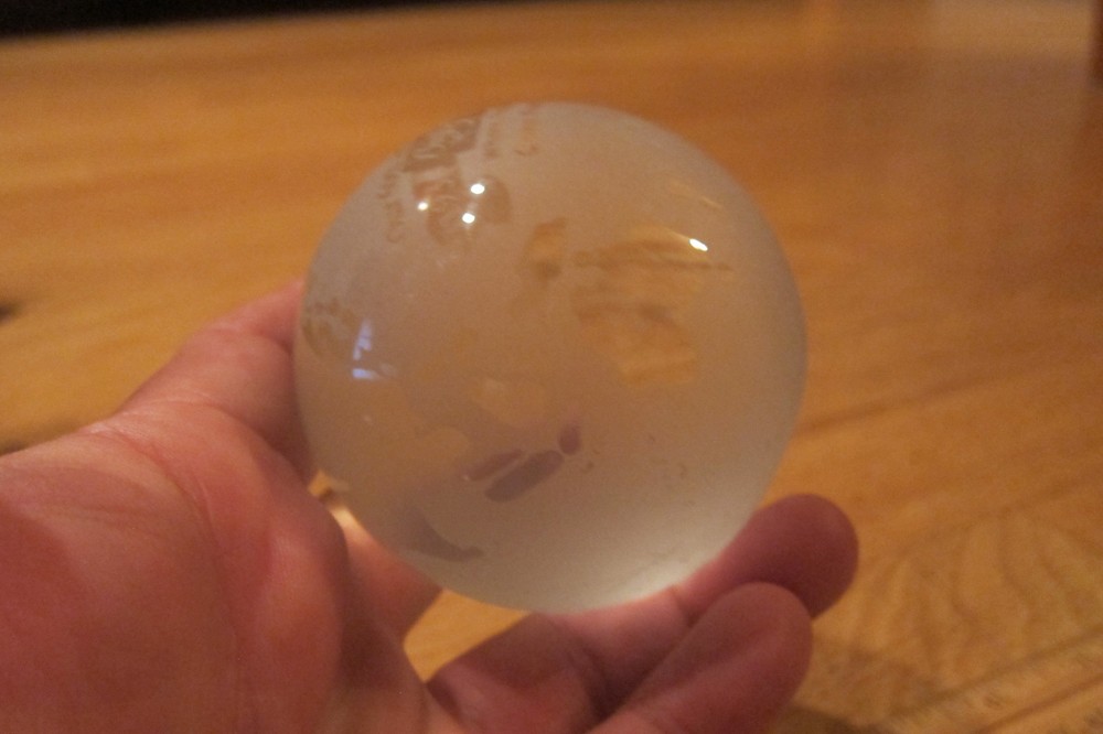 ETCHED GLASS MINIATURE WORLD GLOBE LOOK!