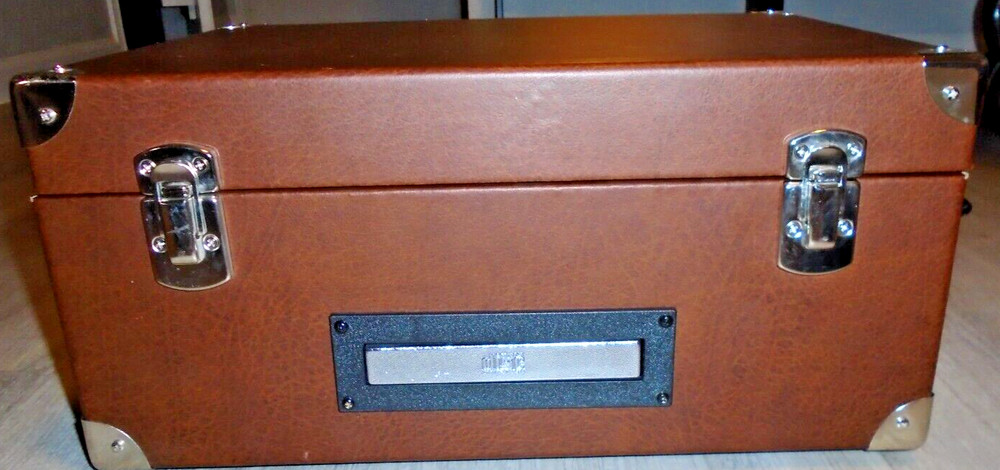 Sharper Image-Stereo CD/VinyI Player Mod. ZI162 Pre Owned Tested & Functional