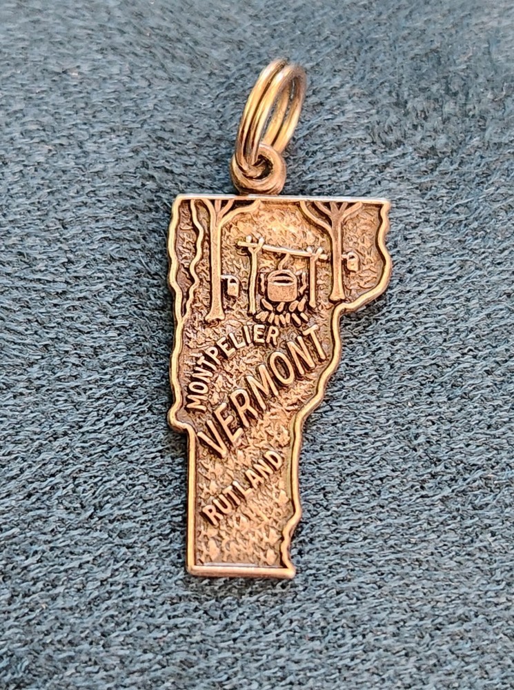 Vermont State Silver Charm 20x12mm