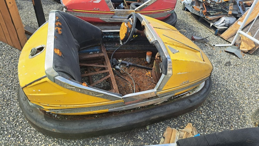 bumper cars amusement