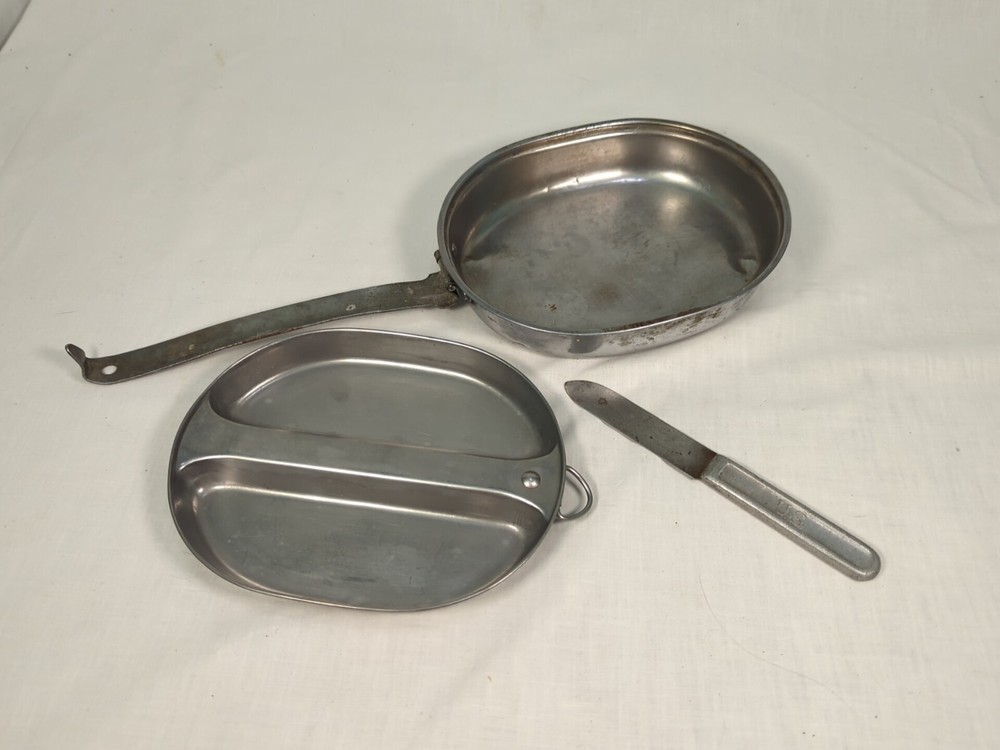 U.S. Army Mess Kit Dated 1945 Marked US E.A. CO WWII With Knife