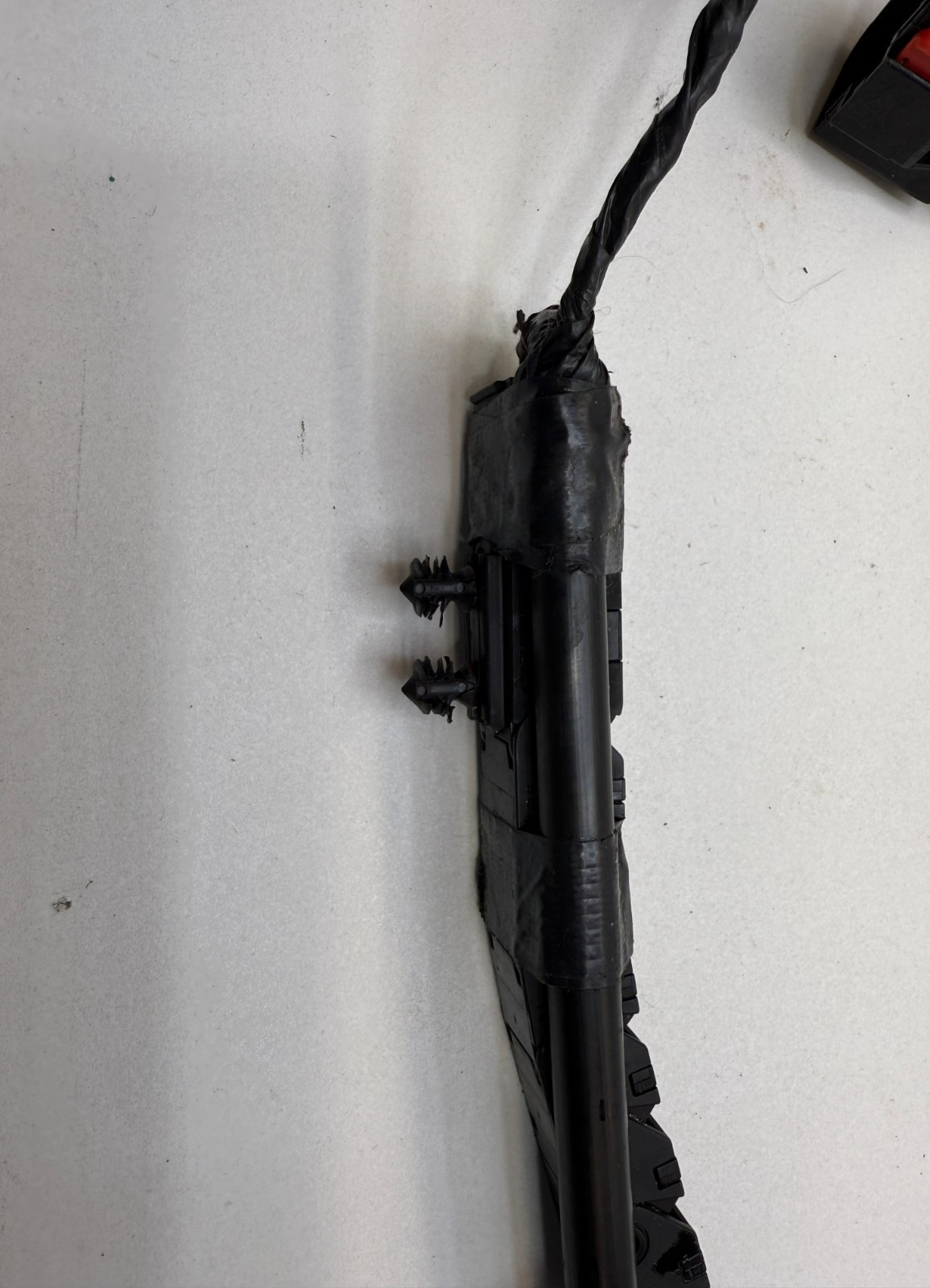 68211876AA OEM MOPAR 13-14 Routan Sliding Door Right Wire Track TESTED