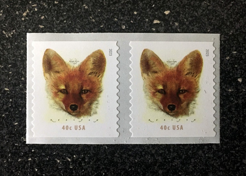 2023USA #5743 40c Red Foxes - Coil Pair  mint
