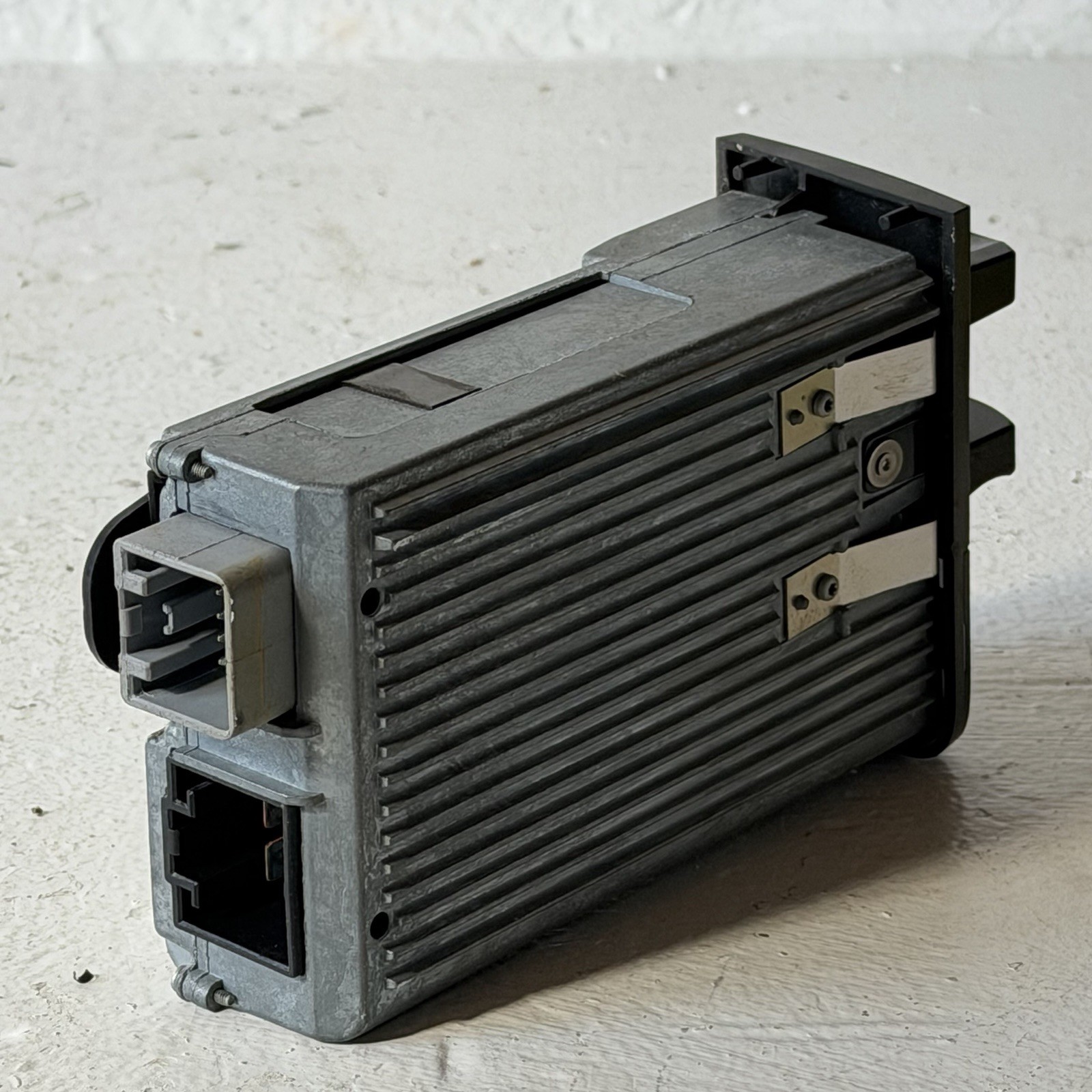 2005-2007 FORD F250 F350 SUPERDUTY TRAILER BRAKE CONTROLLER TOW TOWING MODULE