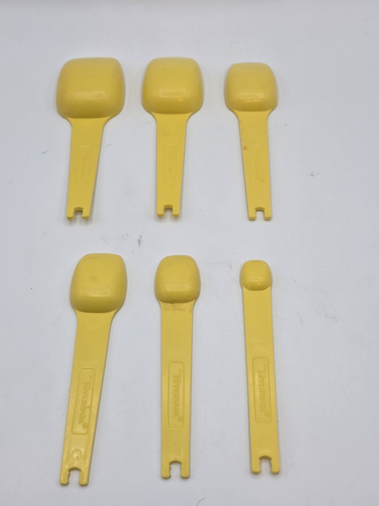 Vintage Tupperware Yellow Measuring Spoon Set