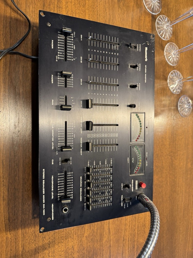 Numark DM1800 PPD Preamp Mixer