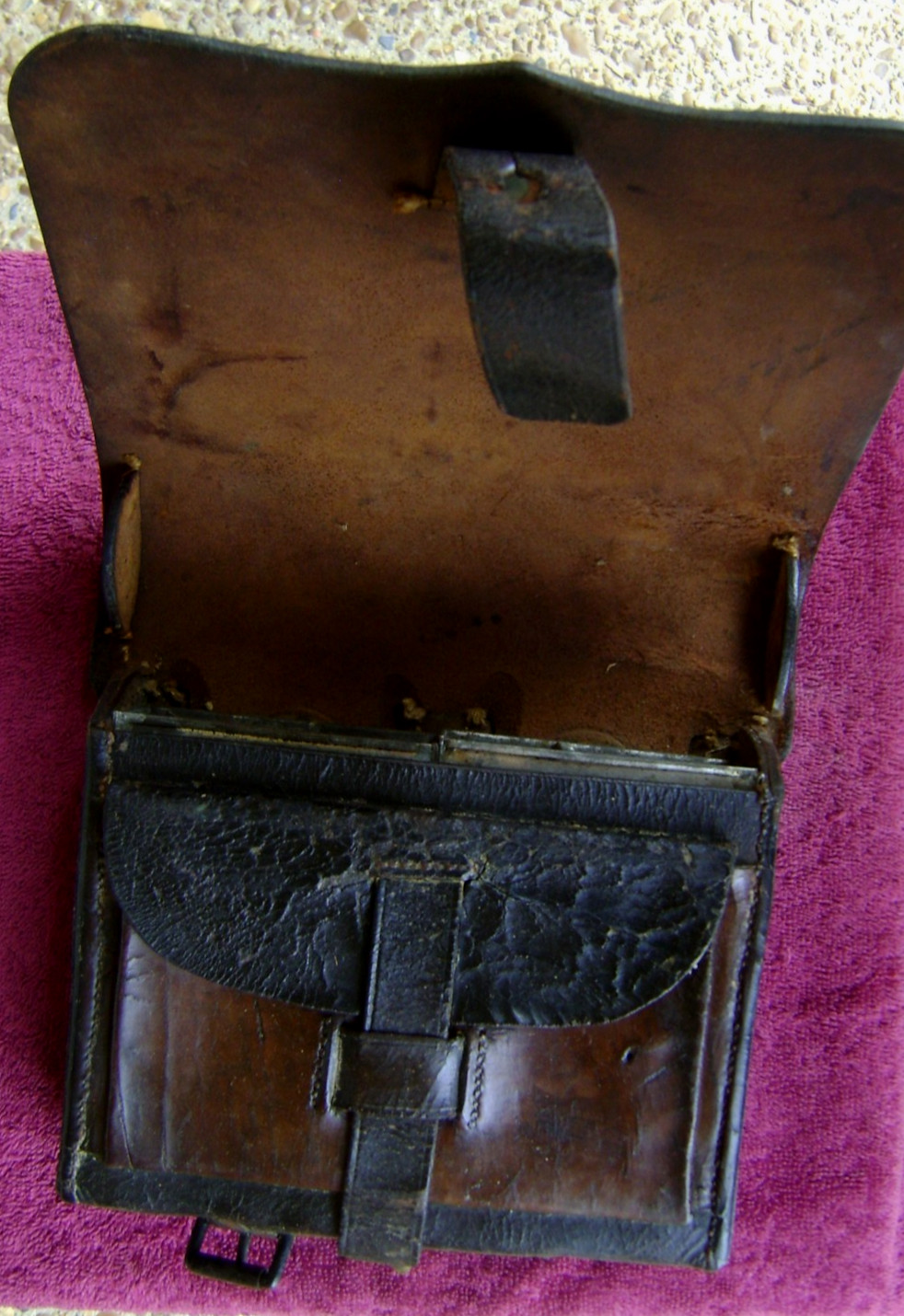 ORIGINAL US CIVIL WAR MODEL 1864 CARTRIDGE BOX w/TINS