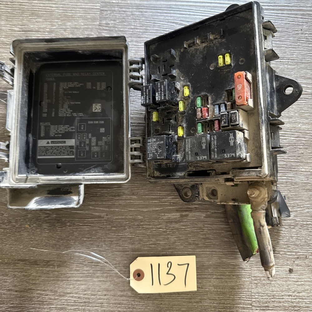VOLVO VNL FUSE BOX *missing part number*