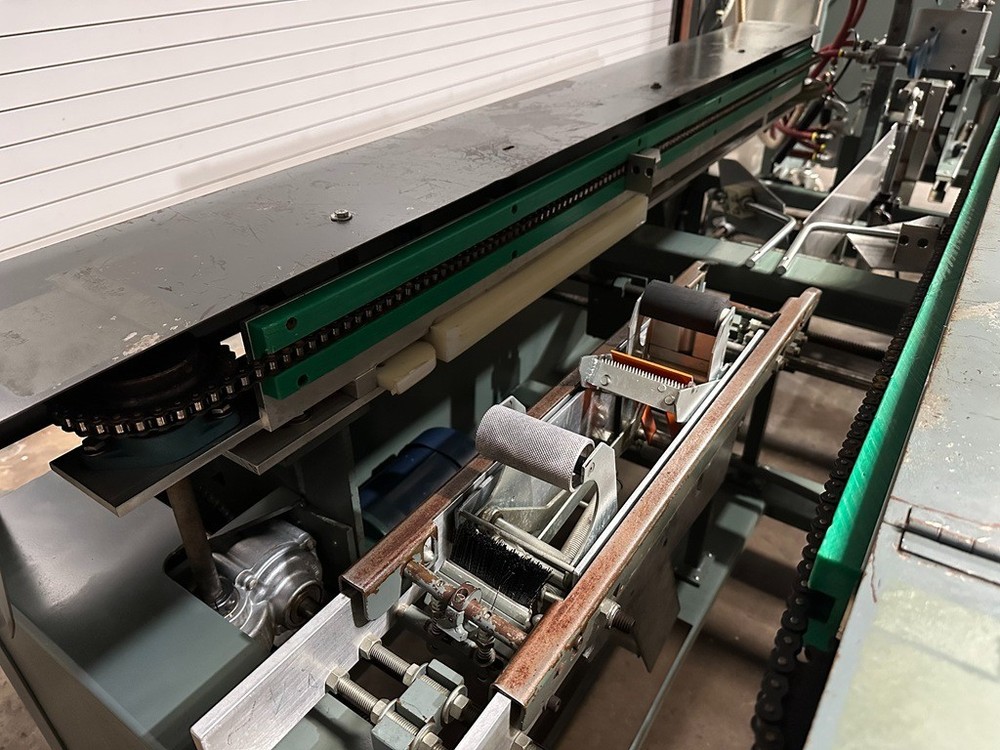 Little David Loveshaw CF40T Automatic Case Erector with Bottom Taper, Box Former