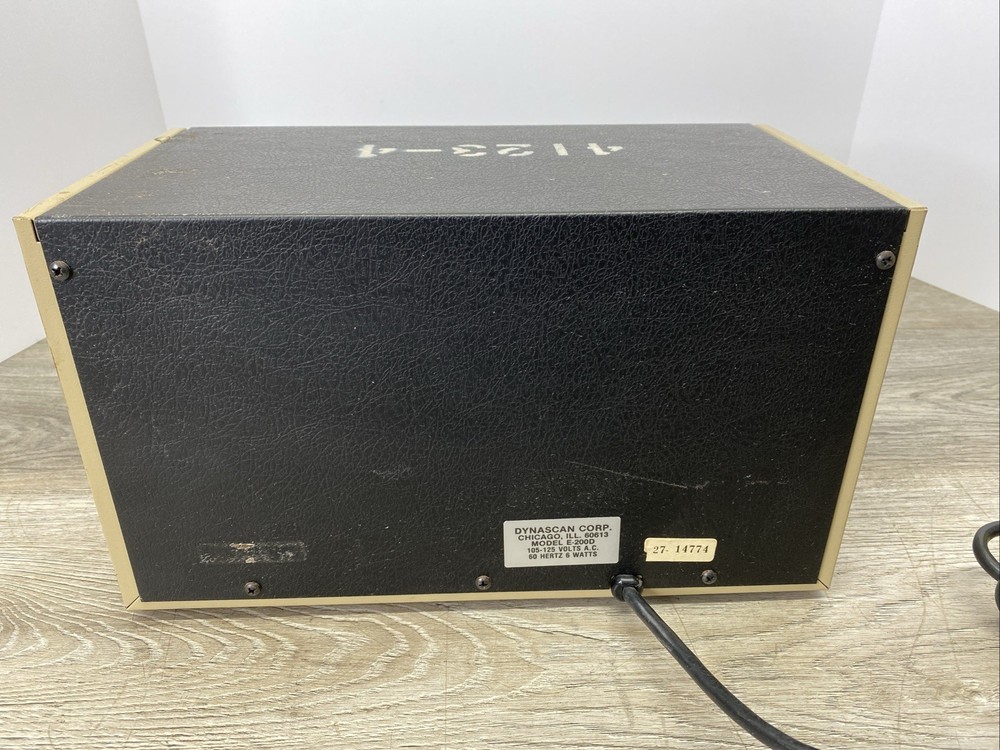 B & K Precision Solid State Model E 200D RF Signal Generator E-200D *Powers On*