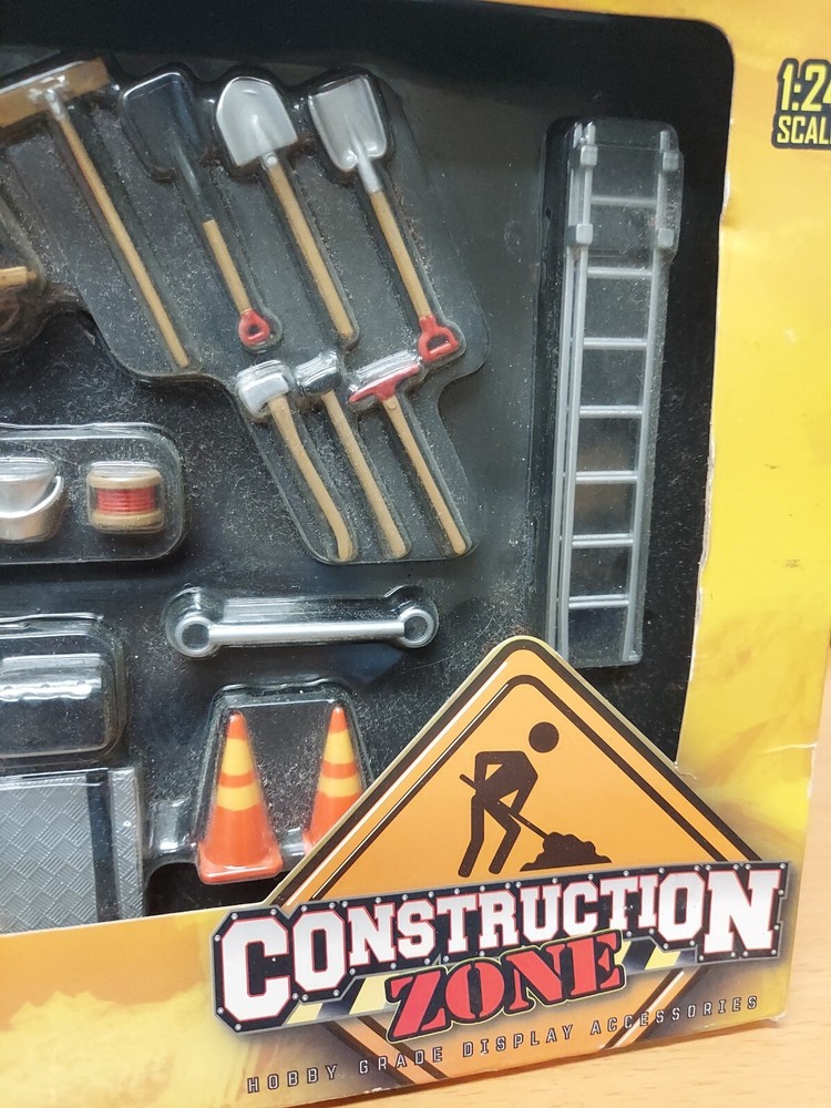 Hobby Gear: 23pc Set Construction Zone 1/24 Scale