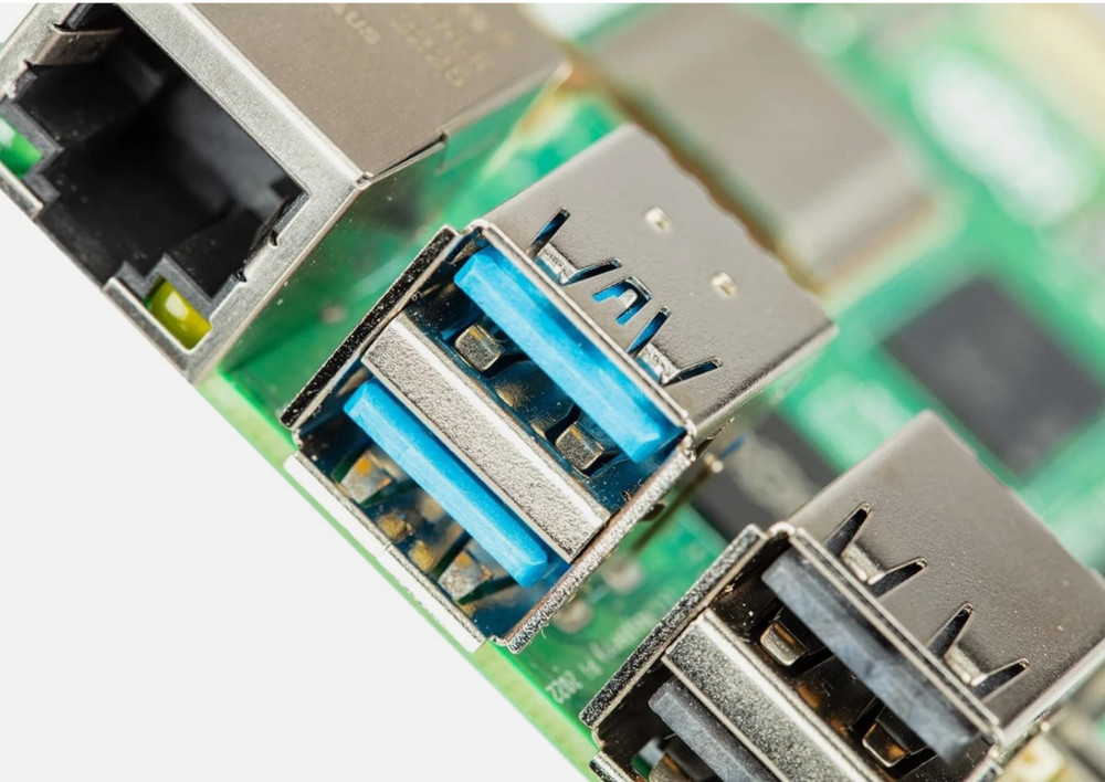 Raspberry Pi 5 (2GB) RAM Broadcom BCM2712 Arm Cortex-A76 2.4GHz Single Board
