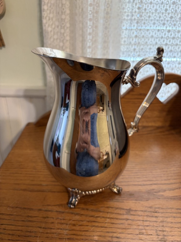 SILVERPLATE WATER PITCHER ICE LIP