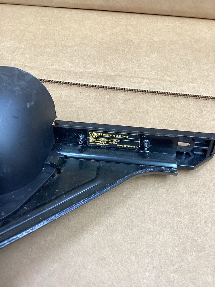 DeWalt DW6913 Universal Edge Guide with Dust Collection NO COMPLETE!
