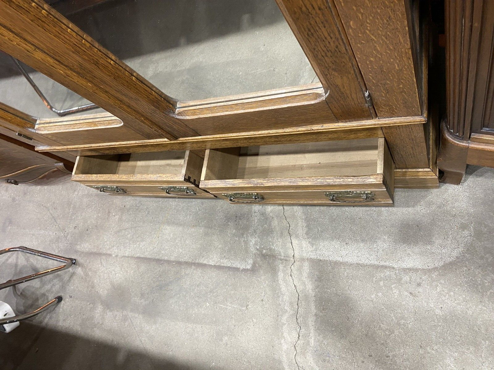 65564 Antique Victorian Oak 2 Door Wardrobe Cabinet