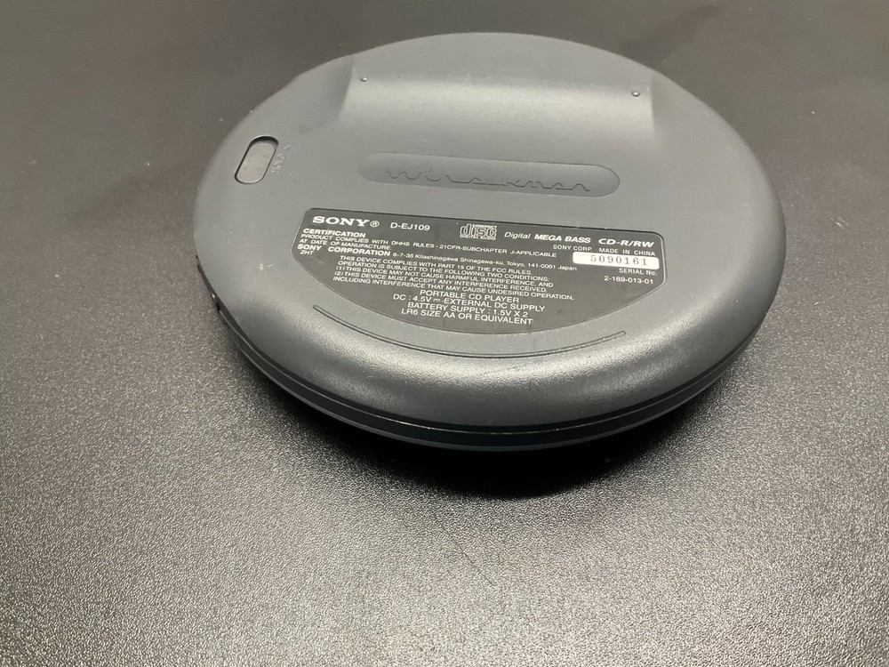 Sony D-EJ109 Portable CD Player Silver and Black Walkman Discman - Working