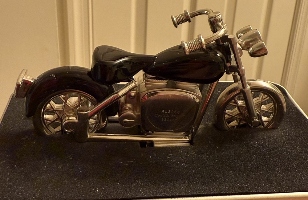 Relic Desktop Classic Motorcycle Clock With Tin