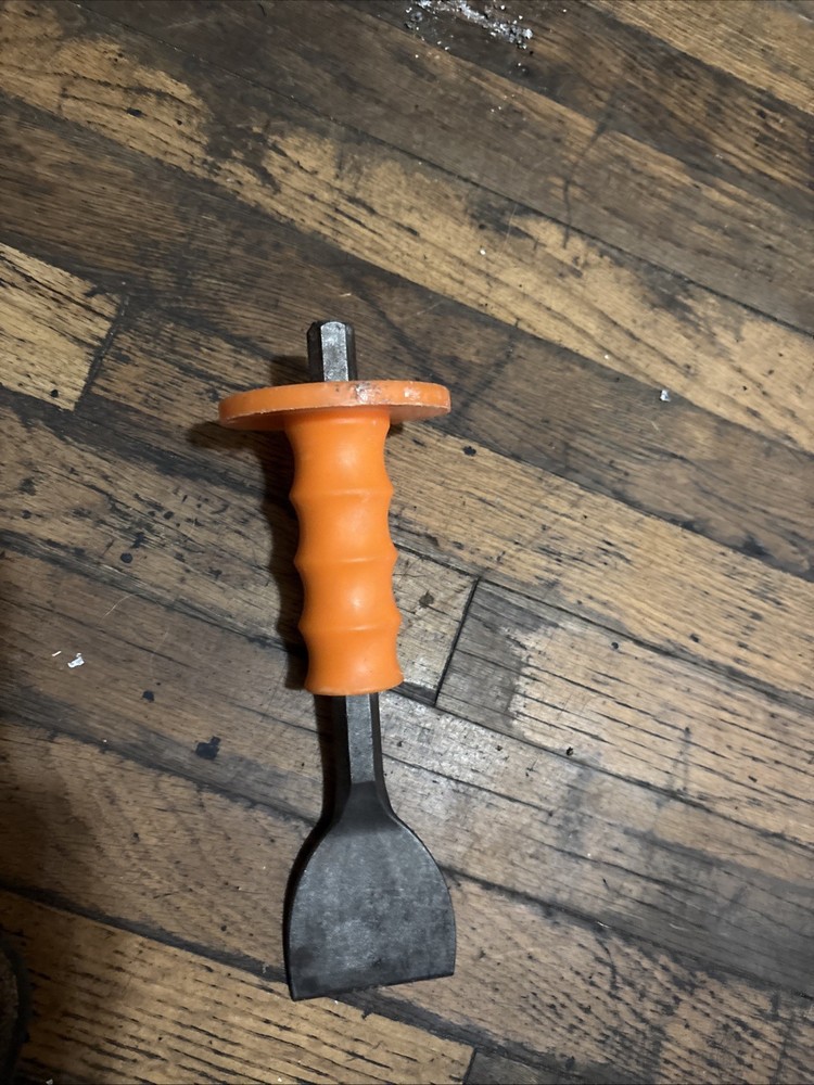 Mayhew 2-1/2" Handguarded Floor Chisel (94105)