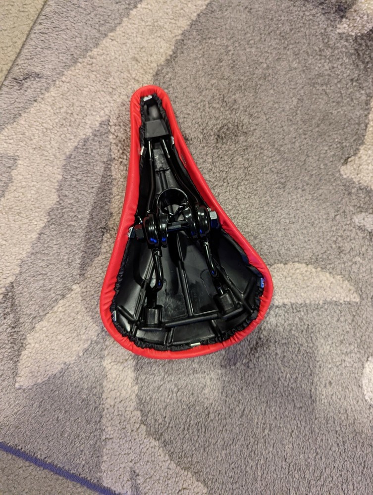 RED DIAMOND PATTERN BMX BICYCLE SEAT, OLD SCHOOL LOOK,20" BIKES